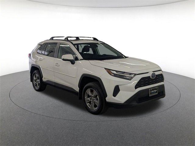 2024 Toyota RAV4 Hybrid XLE photo 3