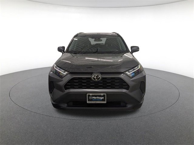 2022 Toyota RAV4 XLE photo 2