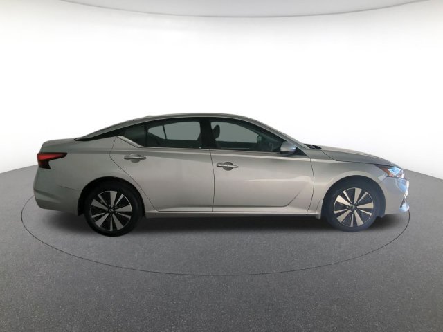 Used 2022 Nissan Altima 2.5 SL Sedan