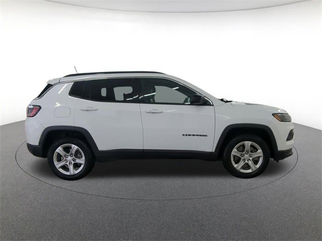 2023 Jeep Compass Latitude photo 4