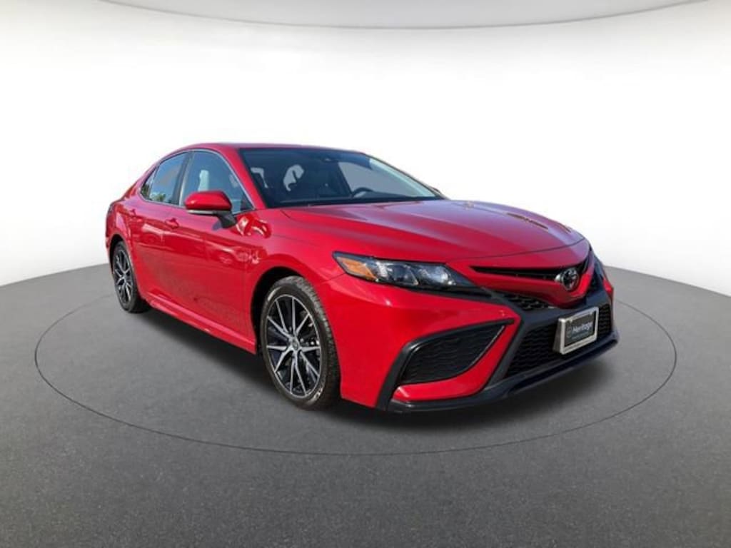 Used 2022 Toyota Camry SE Sedan