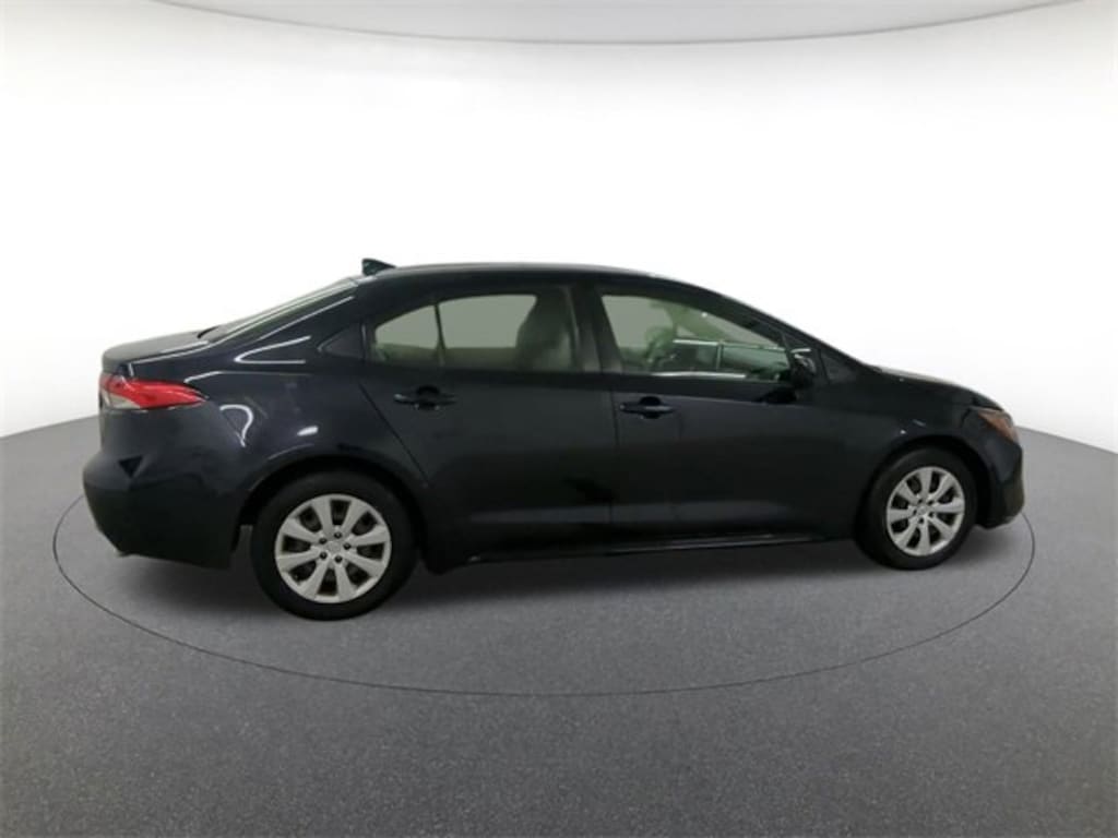 Used 2021 Toyota Corolla LE Sedan