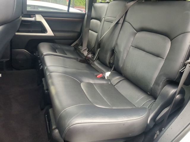 2016 Toyota Land Cruiser Base - Photo 10