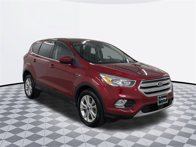 2019 Ford Escape SE Sport photo 2