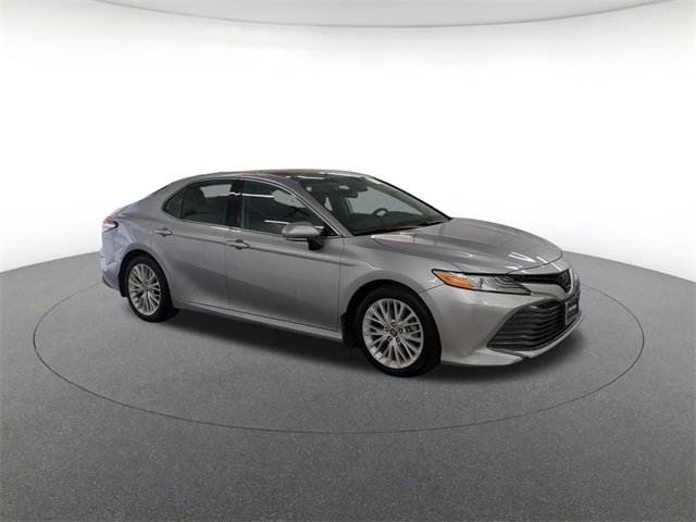 2020 Toyota Camry XLE photo 3
