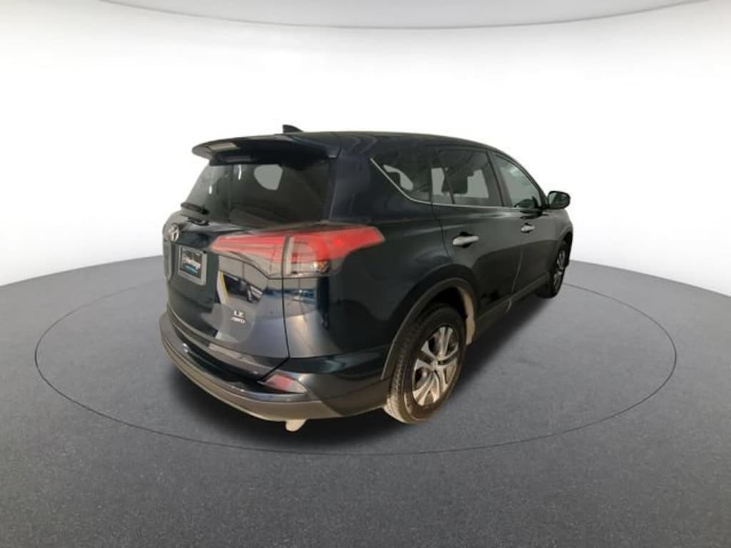 Used 2018 Toyota RAV4 LE Sport Utility