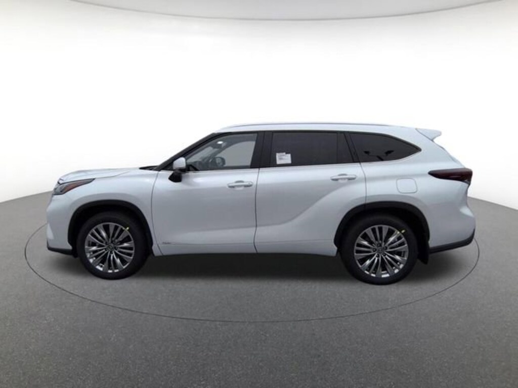 New 2026 Toyota Highlander Hybrid Platinum SUV