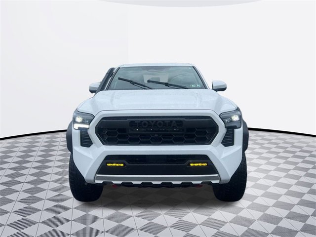 2025 Toyota Tacoma Trailhunter photo 2