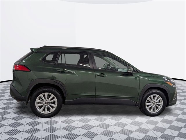 2024 Toyota Corolla Cross LE photo 4