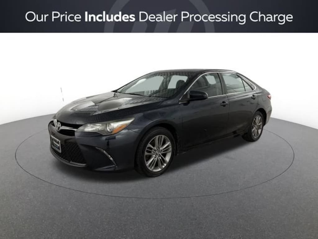 Used 2016 Toyota Camry SE Sedan