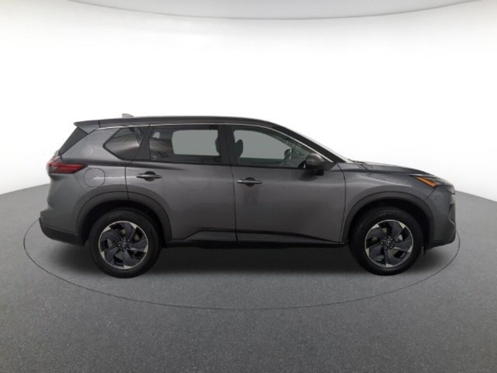 Used 2024 Nissan Rogue SV Sport Utility