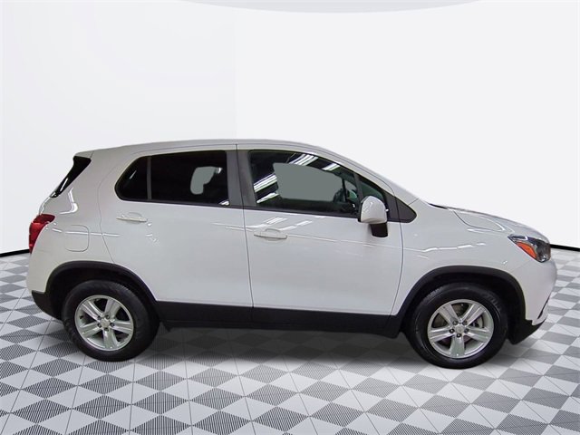 2020 Chevrolet Trax LS photo 4