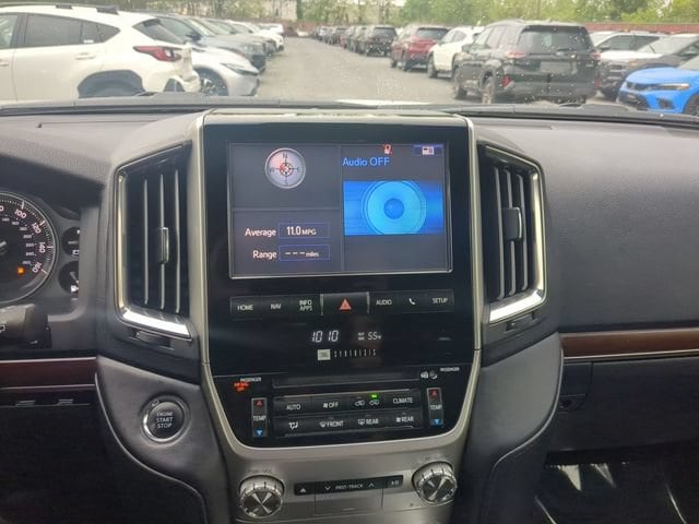 2016 Toyota Land Cruiser Base - Photo 14