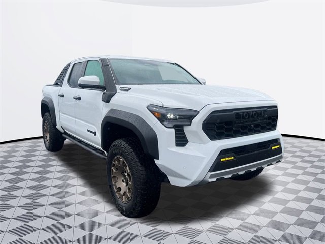 2025 Toyota Tacoma Trailhunter photo 3