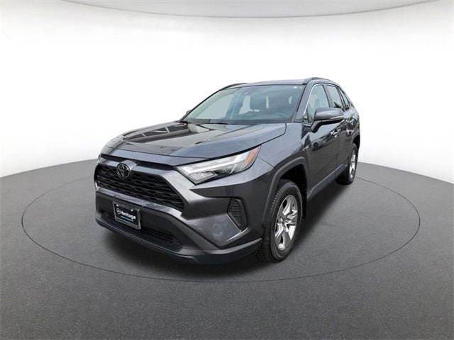2022 Toyota RAV4 XLE's photo