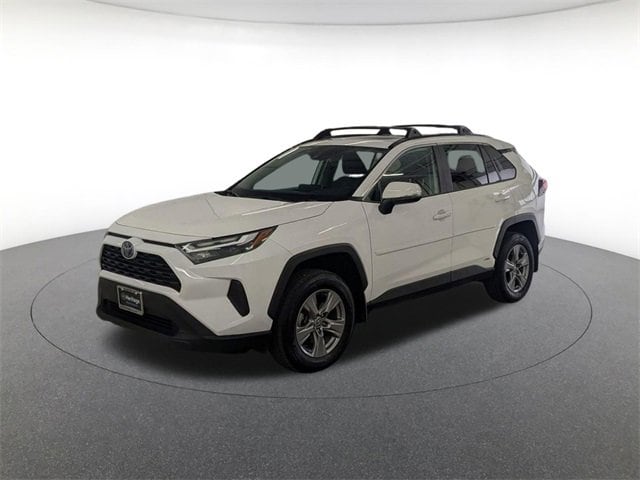 2024 Toyota RAV4 XLE's photo