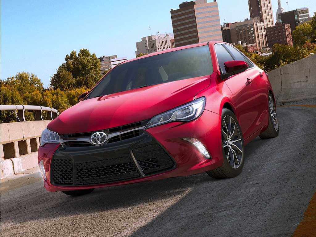 Used 2016 Toyota Camry SE Sedan
