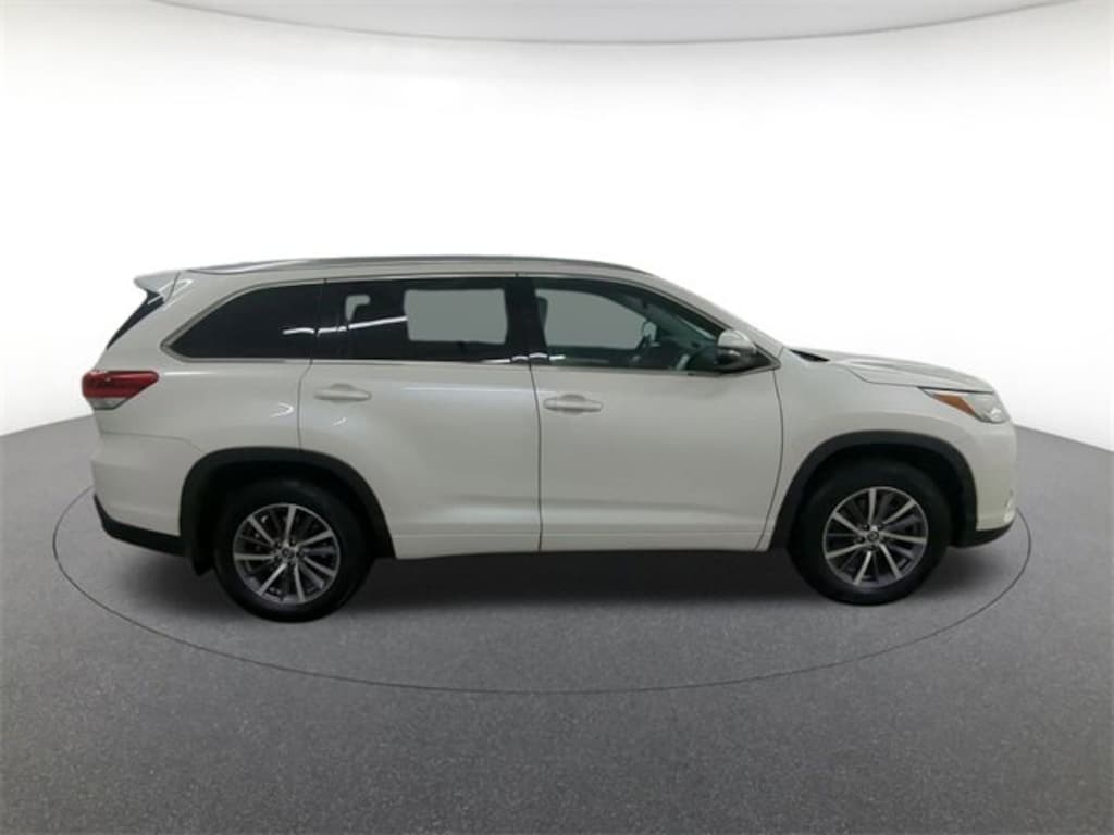 Used 2018 Toyota Highlander XLE Sport Utility