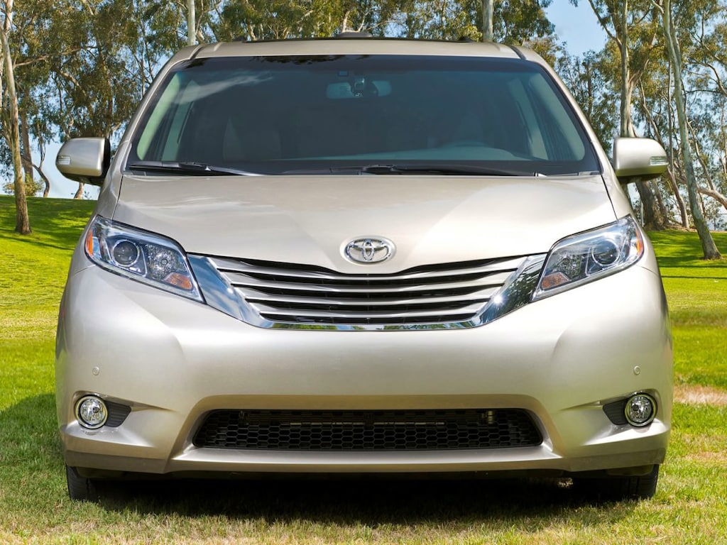 Used 2015 Toyota Sienna XLE Passenger Van