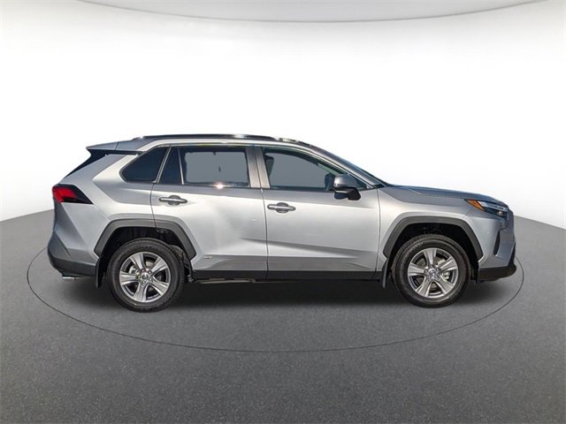 2025 Toyota RAV4 Hybrid XLE photo 2
