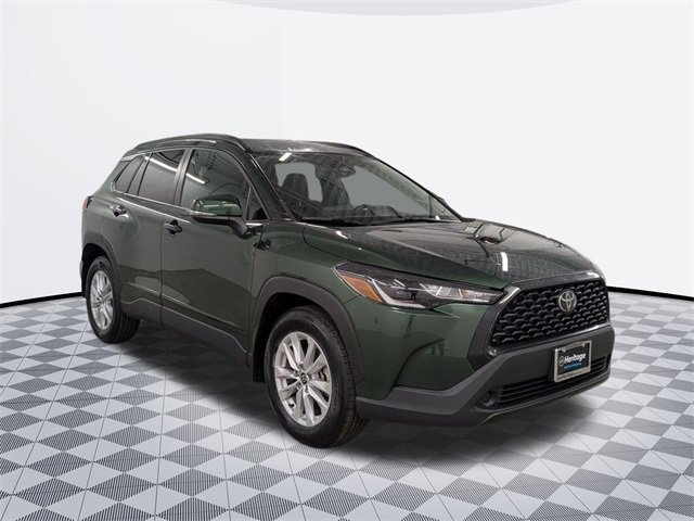 2024 Toyota Corolla Cross LE photo 3