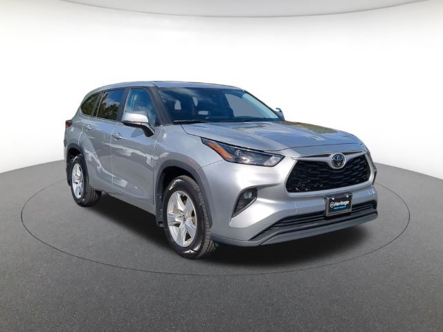 Used 2023 Toyota Highlander LE Sport Utility