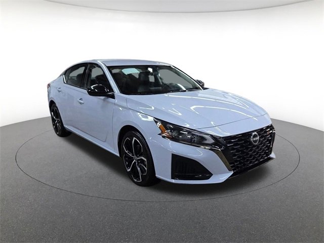 2023 Nissan Altima 2.5 SR photo 3