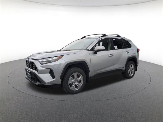 2025 Toyota RAV4 XLE's photo