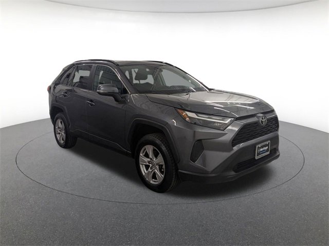 2022 Toyota RAV4 XLE photo 3