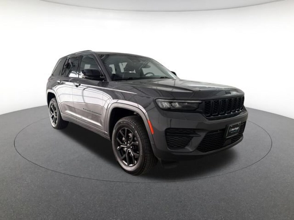 Used 2025 Jeep Grand Cherokee Altitude X Sport Utility