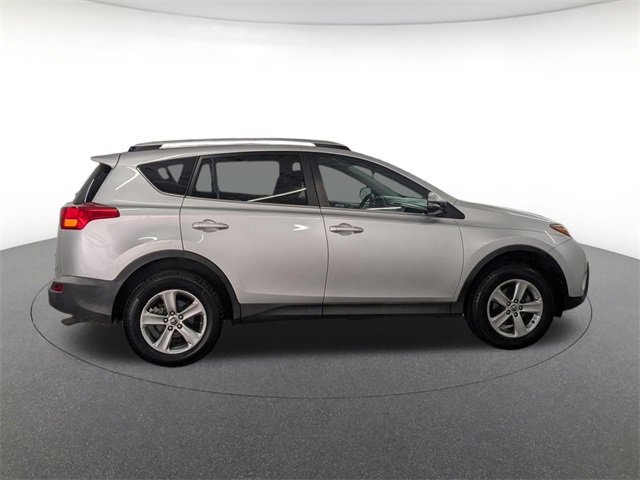 2015 Toyota RAV4 XLE photo 4
