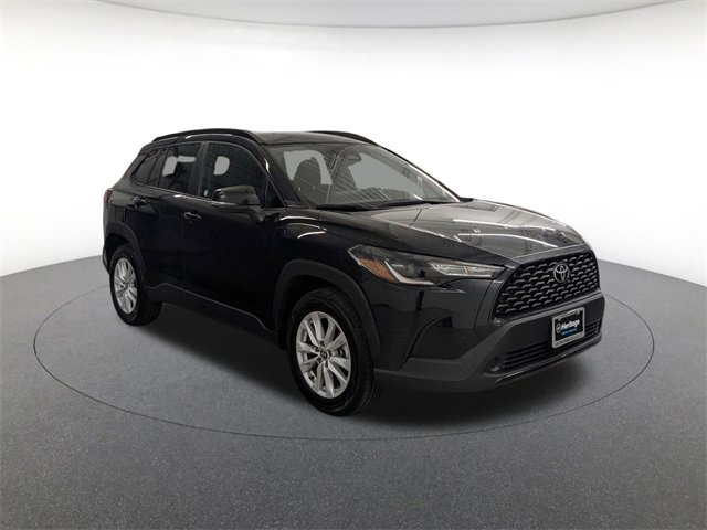 2024 Toyota Corolla Cross LE photo 3