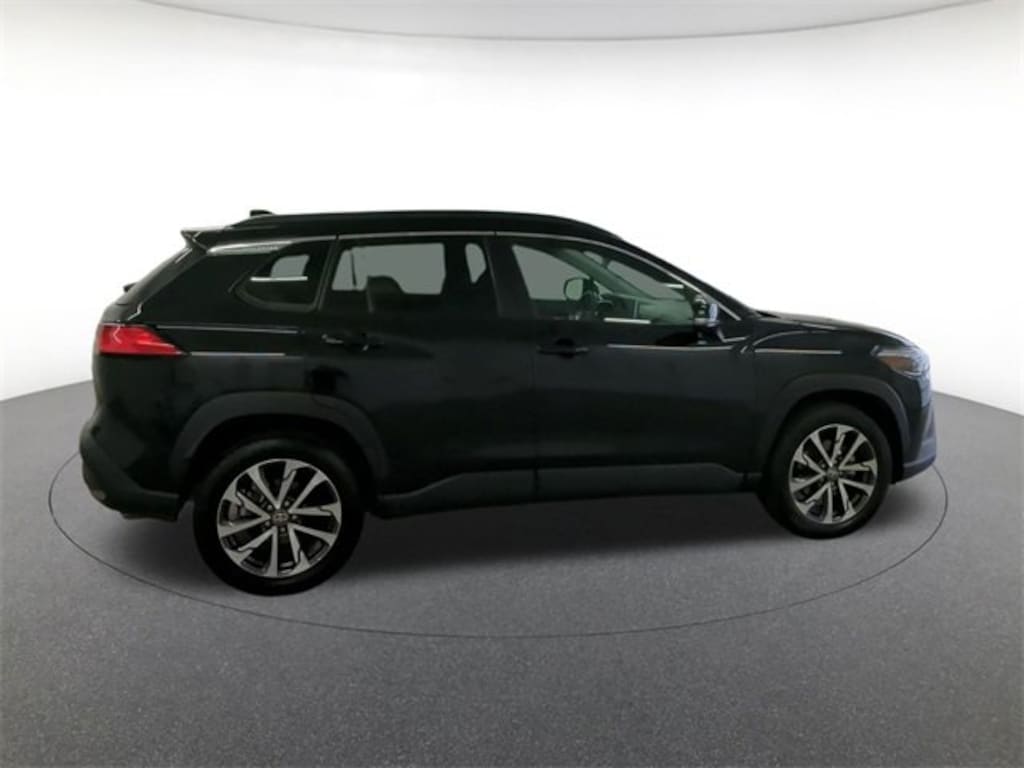 Used 2024 Toyota Corolla Cross XLE Sport Utility