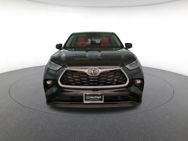 Used 2022 Toyota Highlander LE Sport Utility