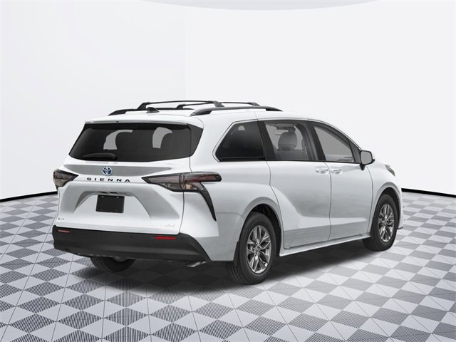 2025 Toyota Sienna XLE photo 2