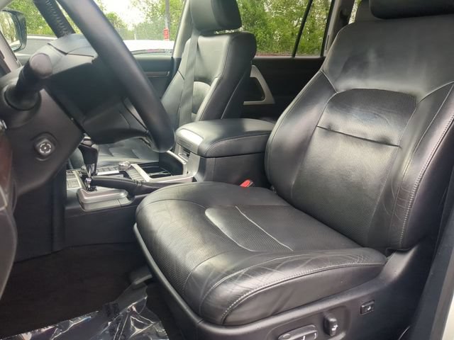 2016 Toyota Land Cruiser Base - Photo 9