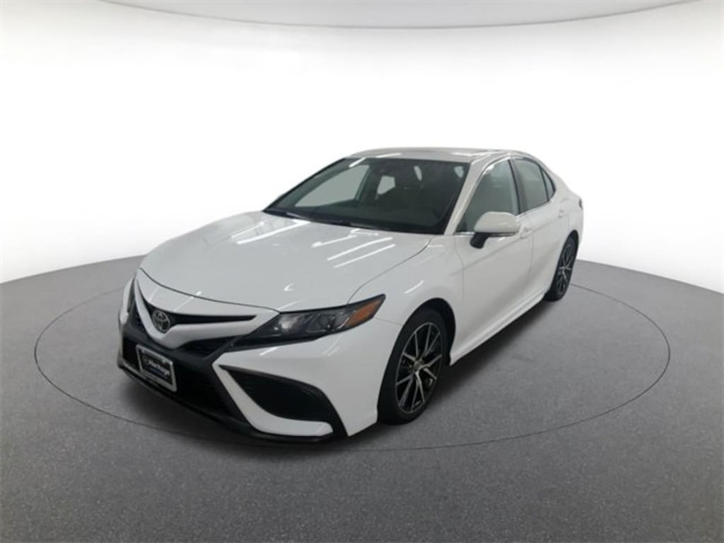 Used 2022 Toyota Camry SE Sedan