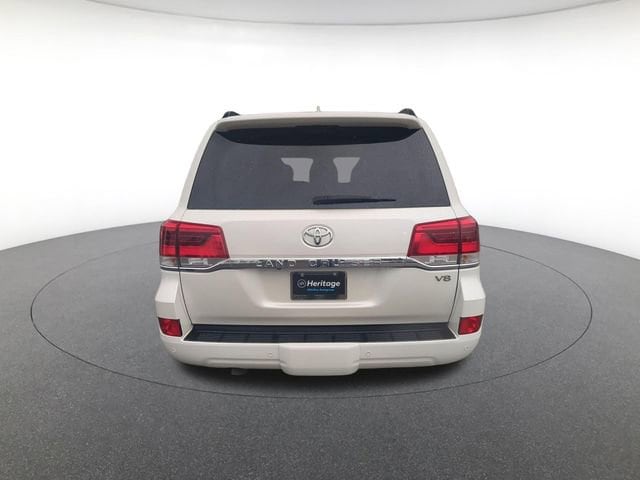 2016 Toyota Land Cruiser Base - Photo 6