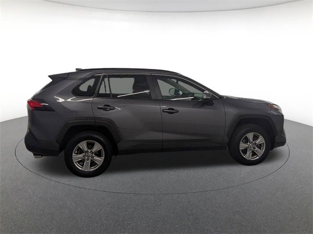 2022 Toyota RAV4 XLE photo 4