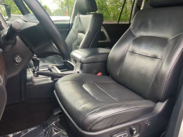 2016 Toyota Land Cruiser Base - Photo 9