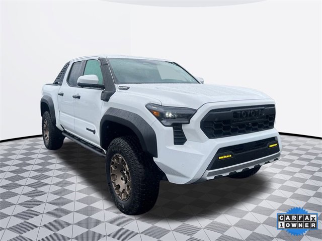 2025 Toyota Tacoma Trailhunter photo 3