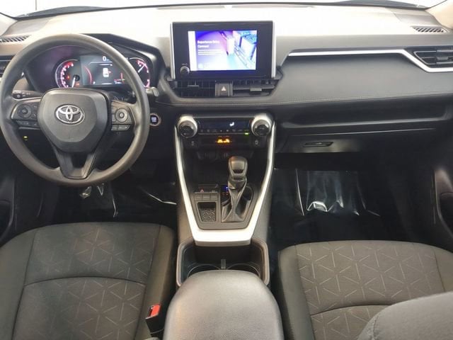 2023 Toyota RAV4 XLE - Photo 13