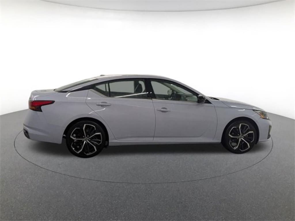 Used 2023 Nissan Altima 2.5 SR Sedan