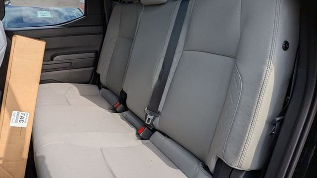 2025 Toyota Tacoma SR5 - Photo 10