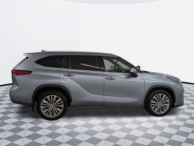 2022 Toyota Highlander Platinum photo 4