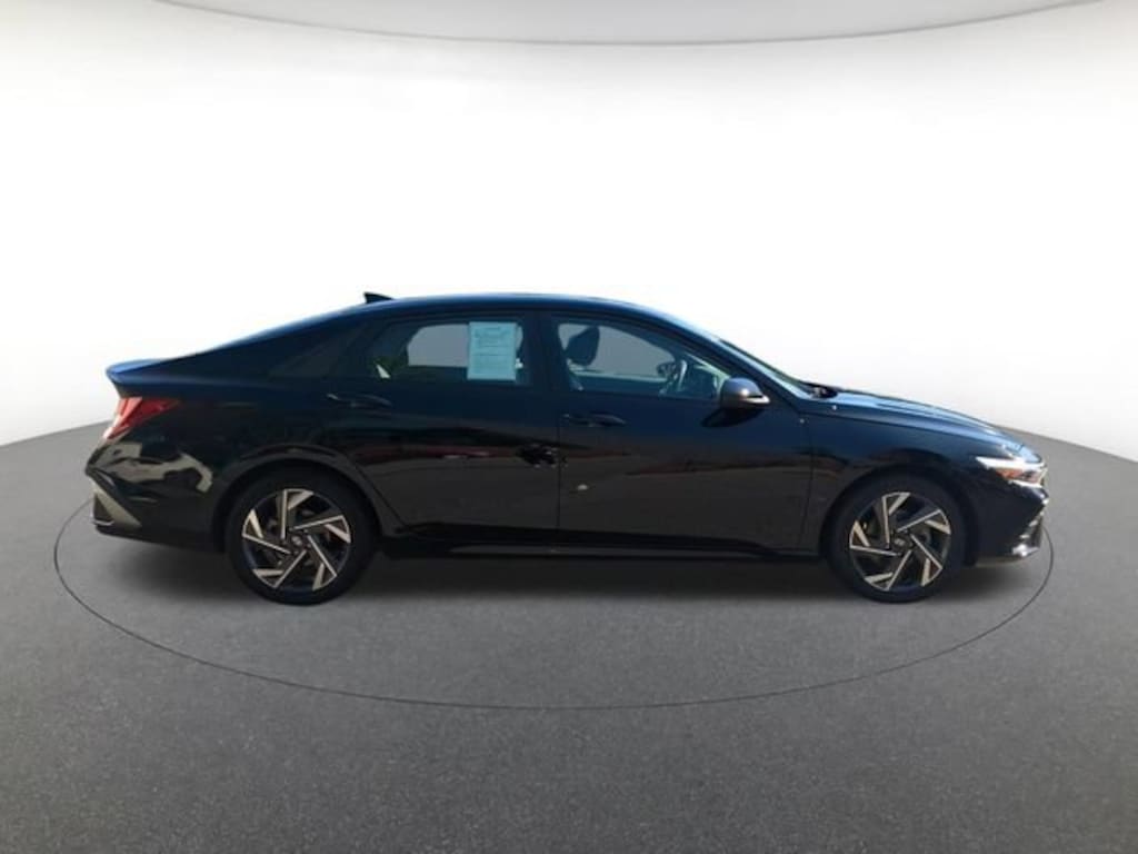 Used 2025 Hyundai Elantra SEL Sport Sedan