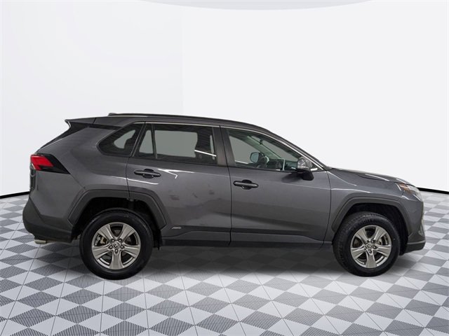 2024 Toyota RAV4 Hybrid XLE photo 4