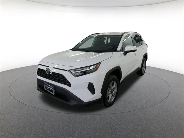 2025 Toyota RAV4 XLE's photo