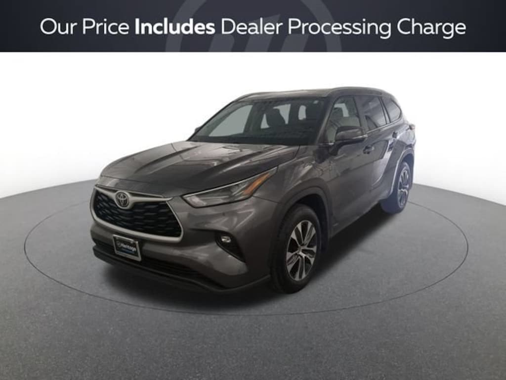 Used 2025 Toyota Highlander Hybrid XLE Sport Utility