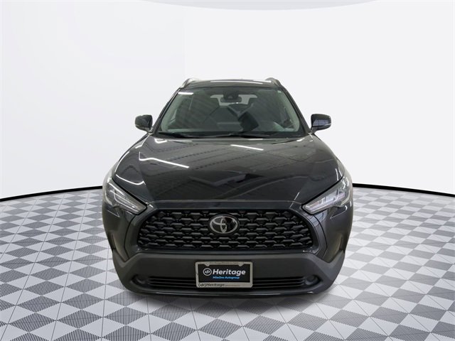 2022 Toyota Corolla Cross LE photo 2